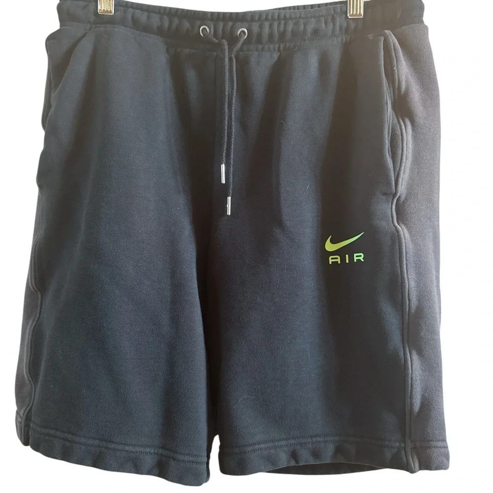 Nike‎ Air Men's Size Large Black Gray Athletic Shorts Green Swoosh Zipped Pocket